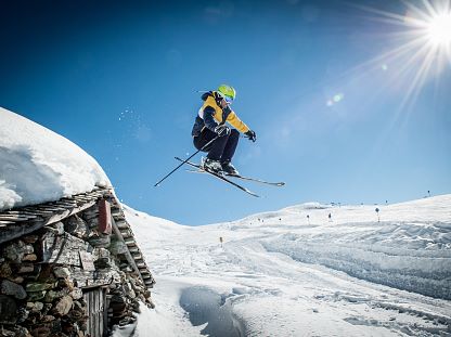 Dreamy sunshine skiing
